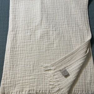 Texteis Penedo Fine Linens Luxury Cotton Oversized Fringed Throw Blanket